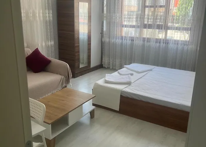 Antalyanin Kalbinde Terasli Odalar Gasthuis