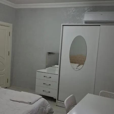 Antalyanin Kalbinde Terasli Odalar Maison d'hôtes