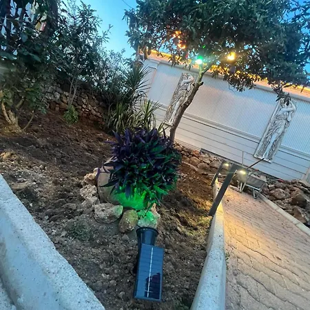 Antalyanin Kalbinde Terasli Odalar Vendégház *