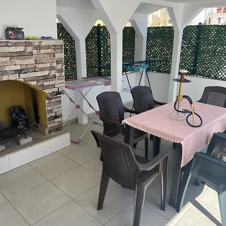 Antalyanin Kalbinde Terasli Odalar Maison d'hôtes