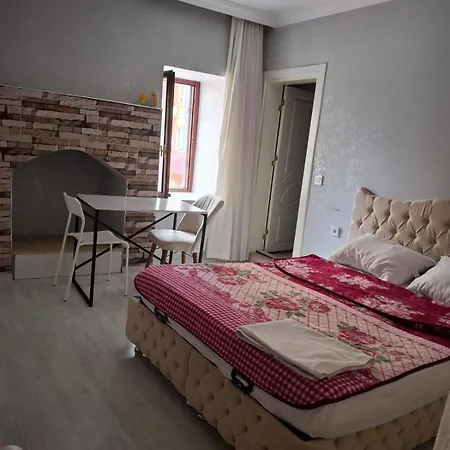 Pensjonat Antalyanin Kalbinde Terasli Odalar Antalya