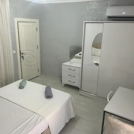 Antalyanin Kalbinde Terasli Odalar אנטליה
