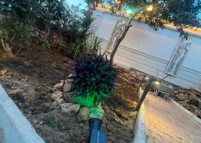 Antalyanin Kalbinde Terasli Odalar Gæstehus *