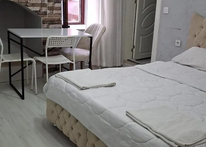 Antalyanin Kalbinde Terasli Odalar Gæstehus Antalya