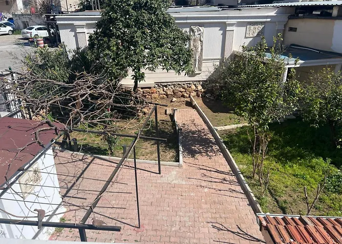 Antalyanin Kalbinde Terasli Odalar Gæstehus Antalya